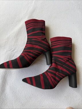 Zara socks boot red black zebra size 37 US 6.5